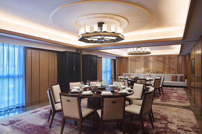 Sheraton Yunfu Xinxing Hotel image
