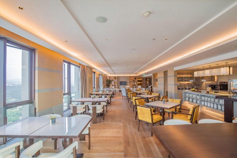 Sheraton Yunfu Xinxing Hotel image