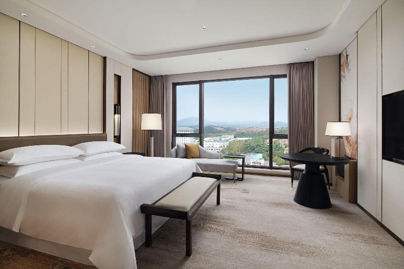 Sheraton Yunfu Xinxing Hotel image