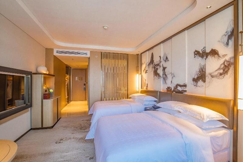 Sheraton Yunfu Xinxing Hotel image