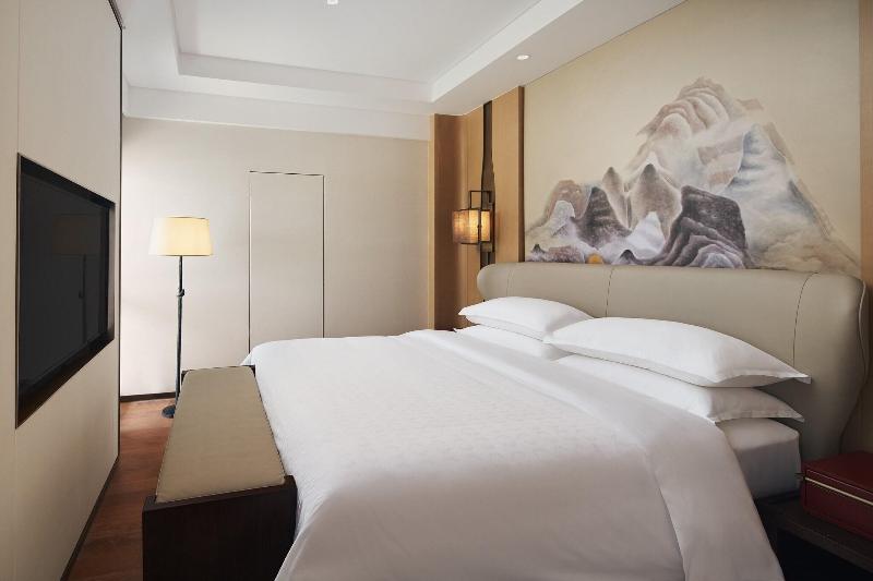 Sheraton Yunfu Xinxing Hotel image