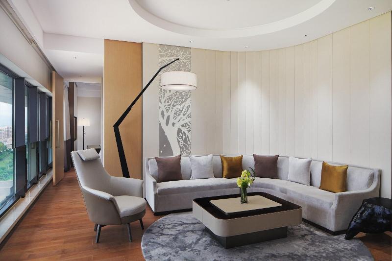Sheraton Yunfu Xinxing Hotel image