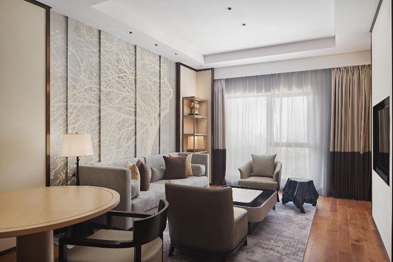 Sheraton Yunfu Xinxing Hotel image