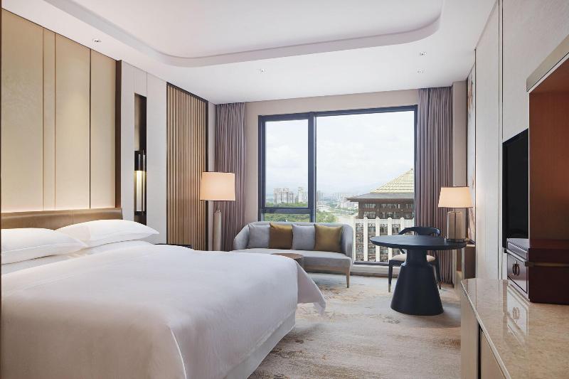Sheraton Yunfu Xinxing Hotel image