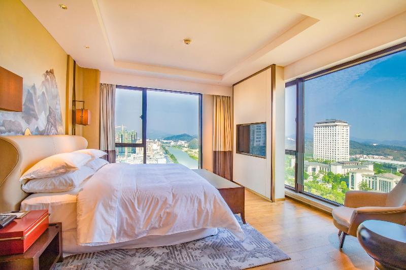 Sheraton Yunfu Xinxing Hotel image