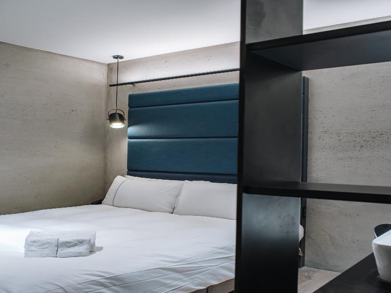 Bouti Waterfront Hotel image