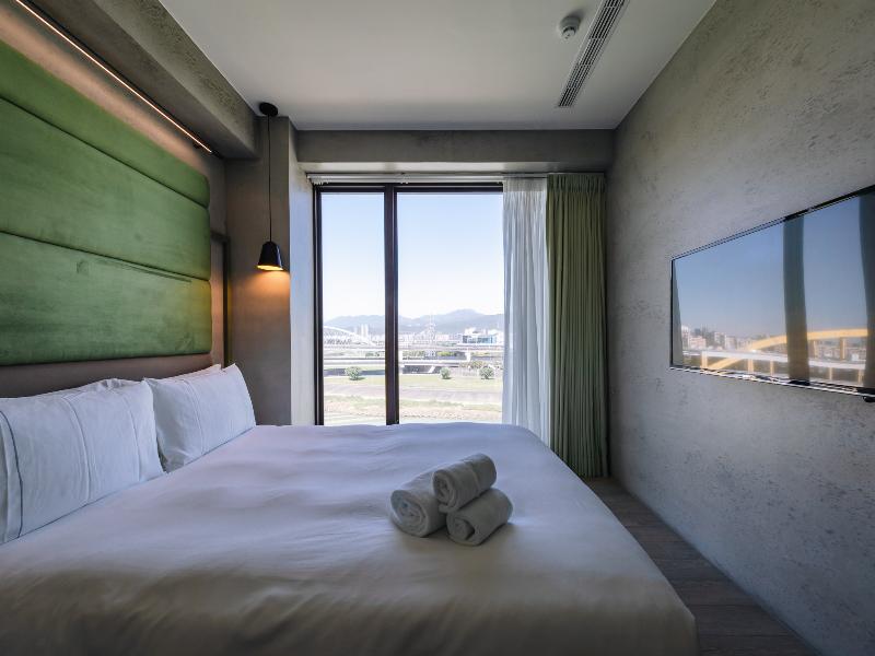 Bouti Waterfront Hotel image