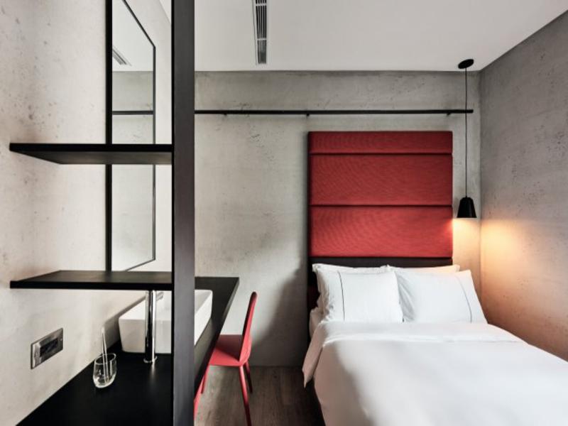 Bouti Waterfront Hotel image