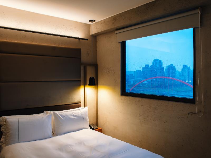 Bouti Waterfront Hotel image