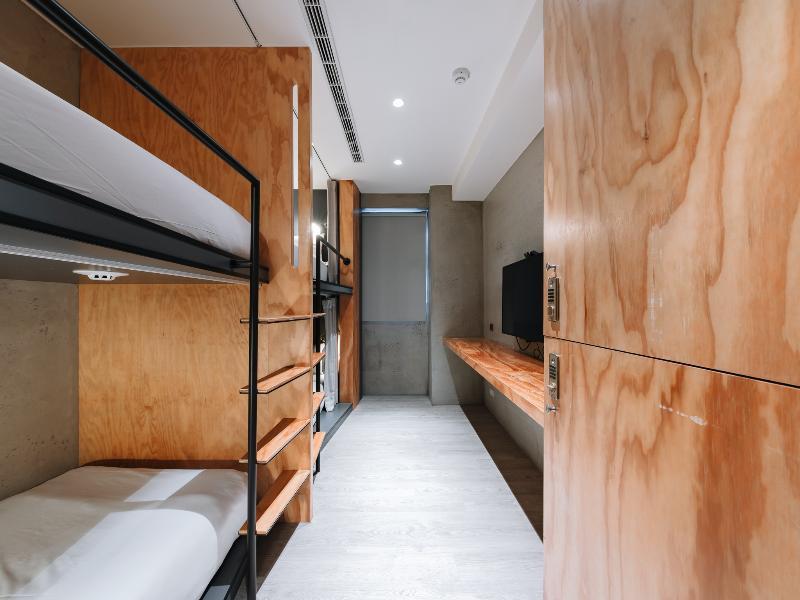 Bouti Waterfront Hotel image