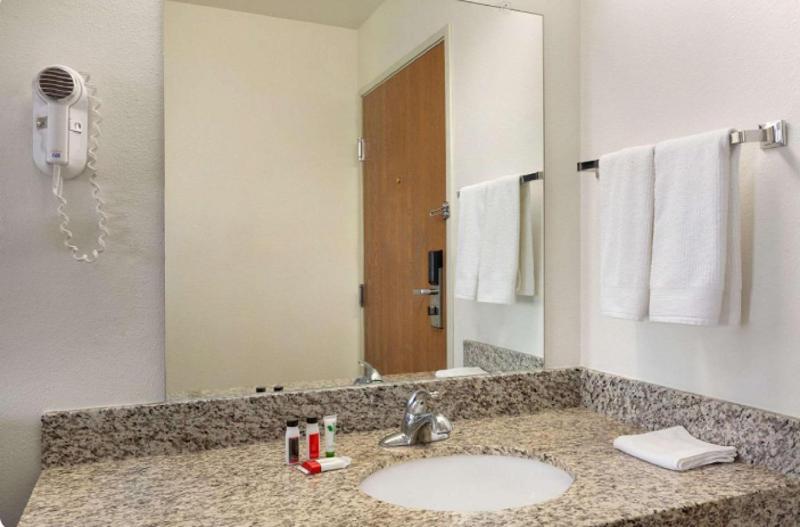 Travelodge by Wyndham Sharon Springs image