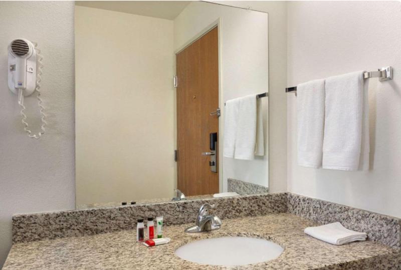 Travelodge by Wyndham Sharon Springs image 8