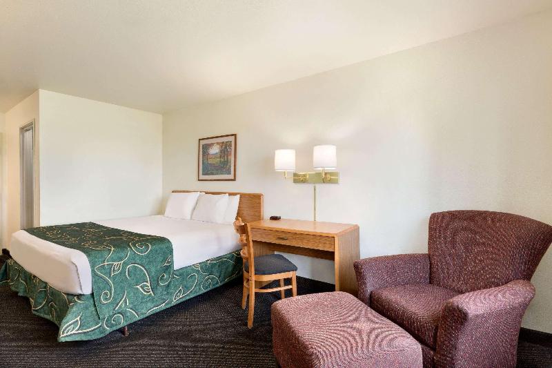 Travelodge by Wyndham Sharon Springs image 7