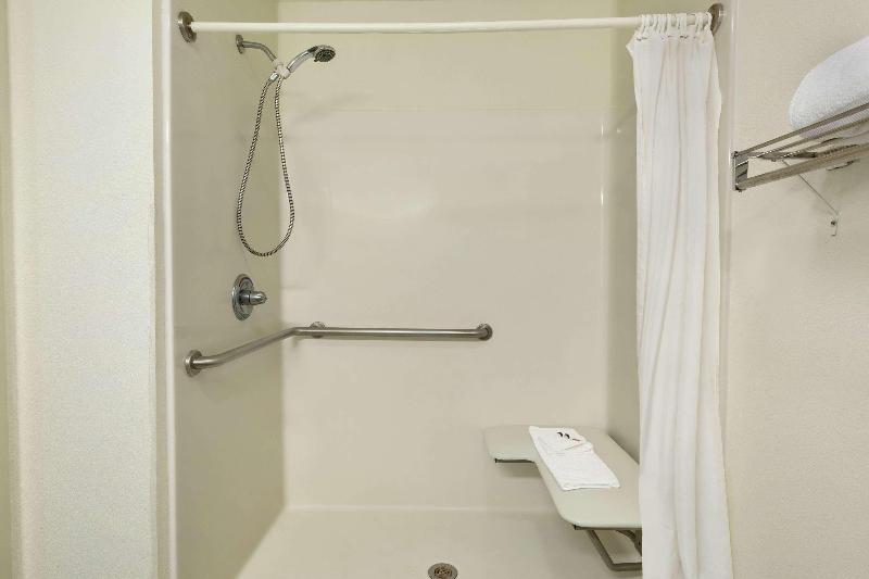 Travelodge by Wyndham Sharon Springs image 10