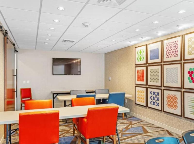 Holiday Inn Express & Suites Mobile-University Are image