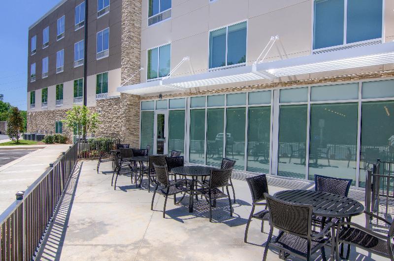 Holiday Inn Express & Suites Mobile-University Are image