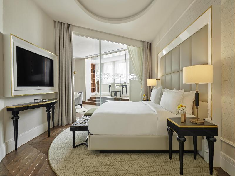 Párisi Udvar Hotel Budapest, part of Hyatt image