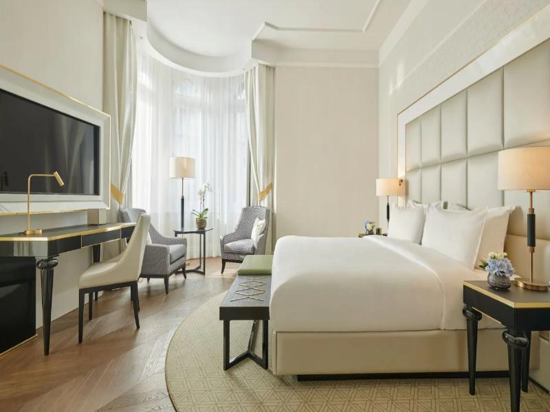 Párisi Udvar Hotel Budapest, part of Hyatt image