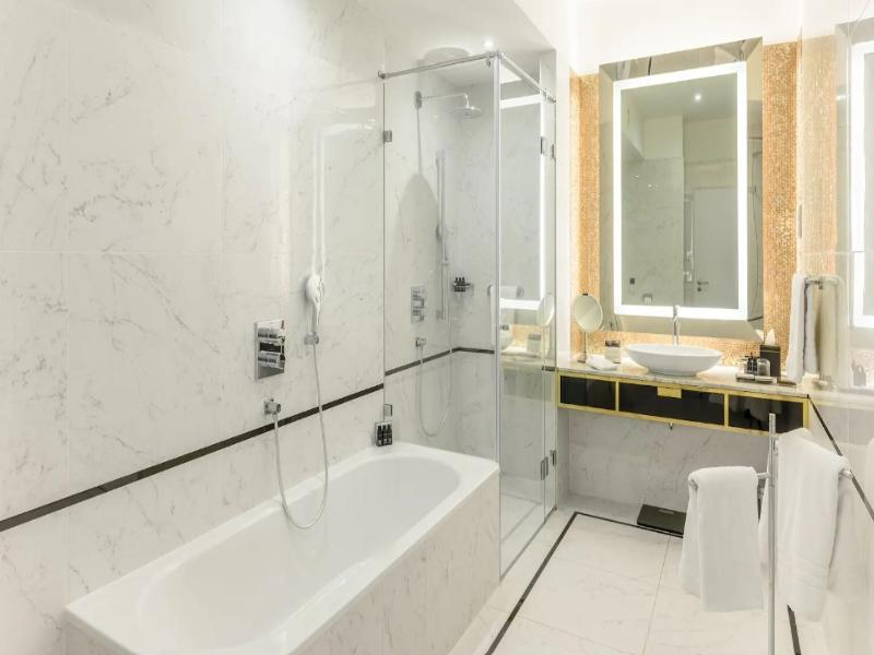 Párisi Udvar Hotel Budapest, part of Hyatt image