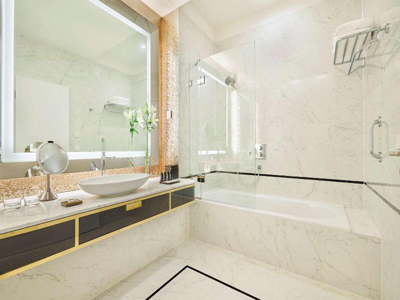 Párisi Udvar Hotel Budapest, part of Hyatt image