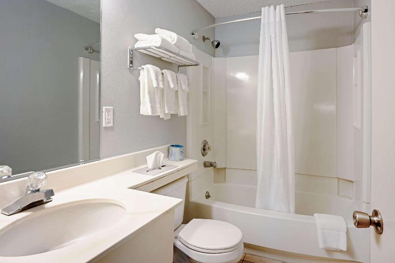 Quality Inn Frontier At U.S. Hwy 30 image