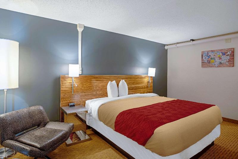 Quality Inn Frontier At U.S. Hwy 30 image