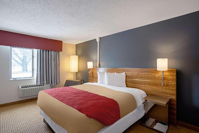 Quality Inn Frontier At U.S. Hwy 30 image