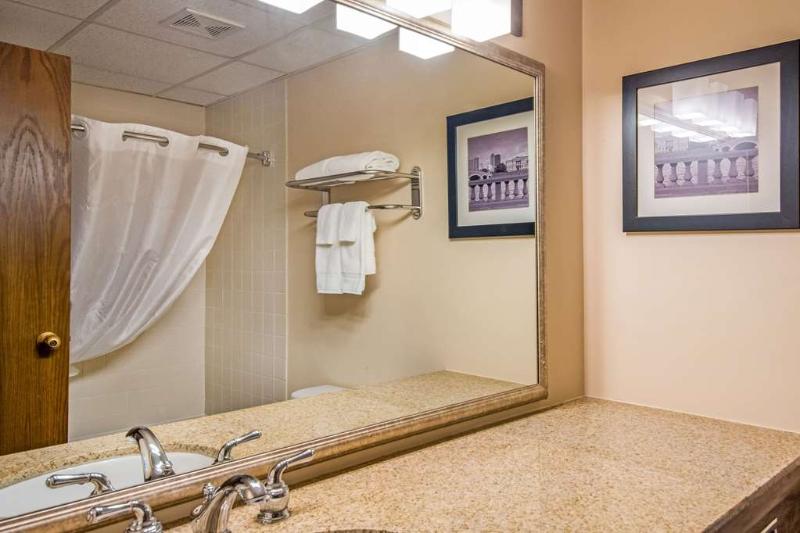 Quality Inn & Suites Eveleth image