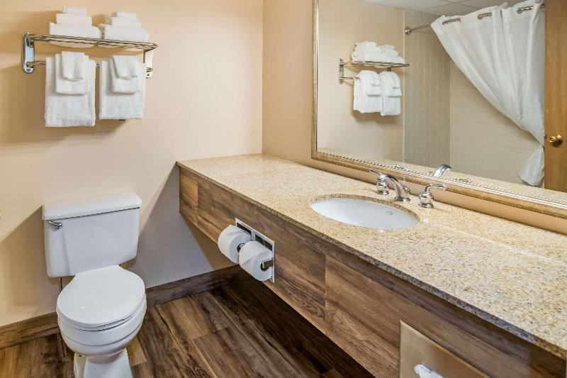 Quality Inn & Suites Eveleth image