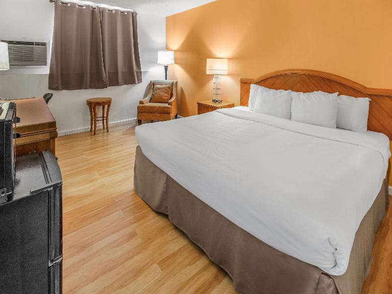 Econo Lodge Scottsbluff image