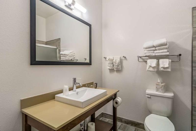 Riverview Inn & Suites, an Ascend Hotel