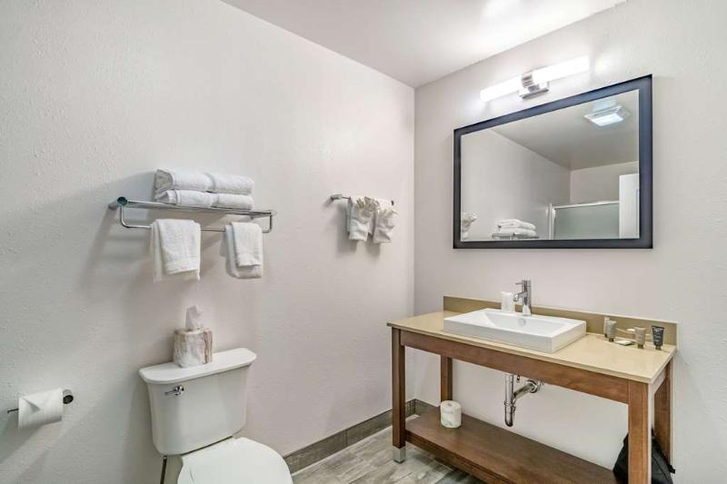 Riverview Inn & Suites, an Ascend Hotel