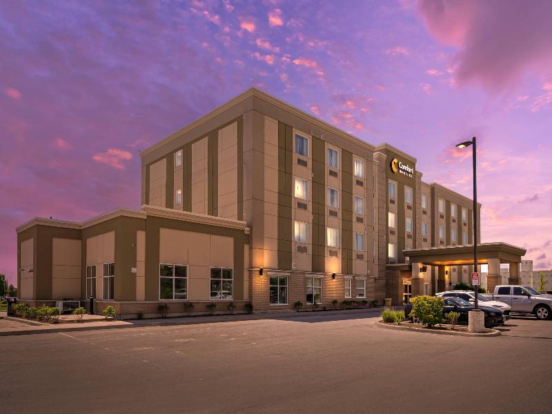 Comfort Inn & Suites Bowmanville image