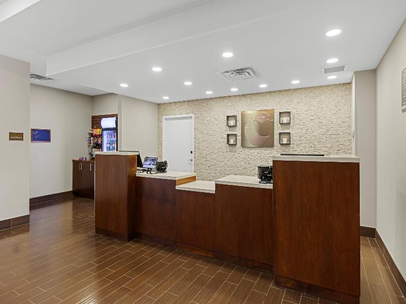 Comfort Inn & Suites Bowmanville image