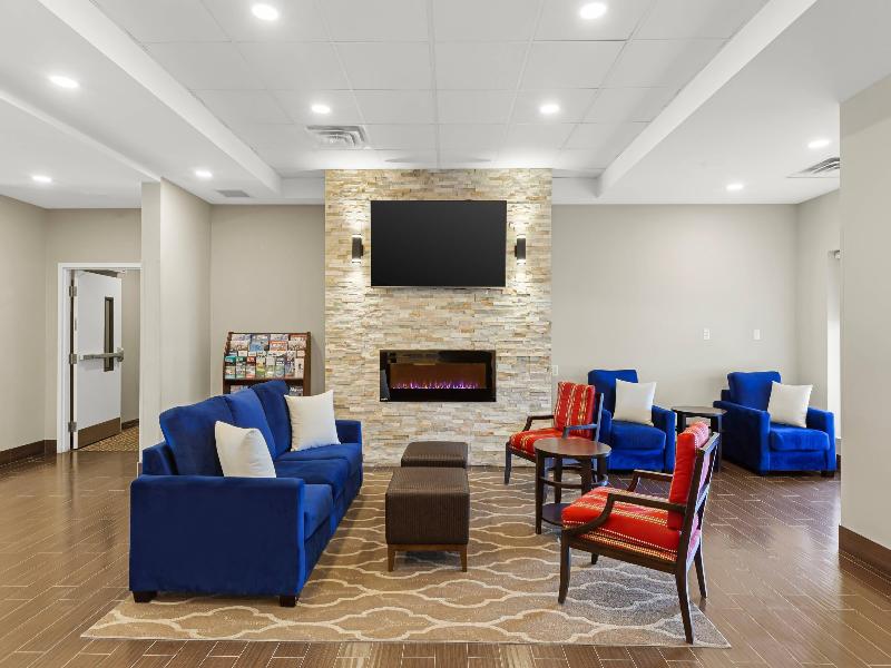 Comfort Inn & Suites Bowmanville image