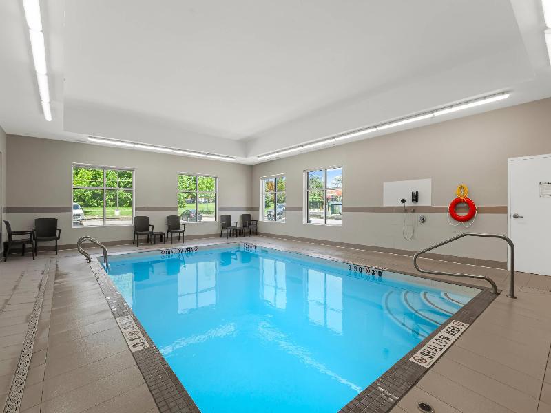 Comfort Inn & Suites Bowmanville image
