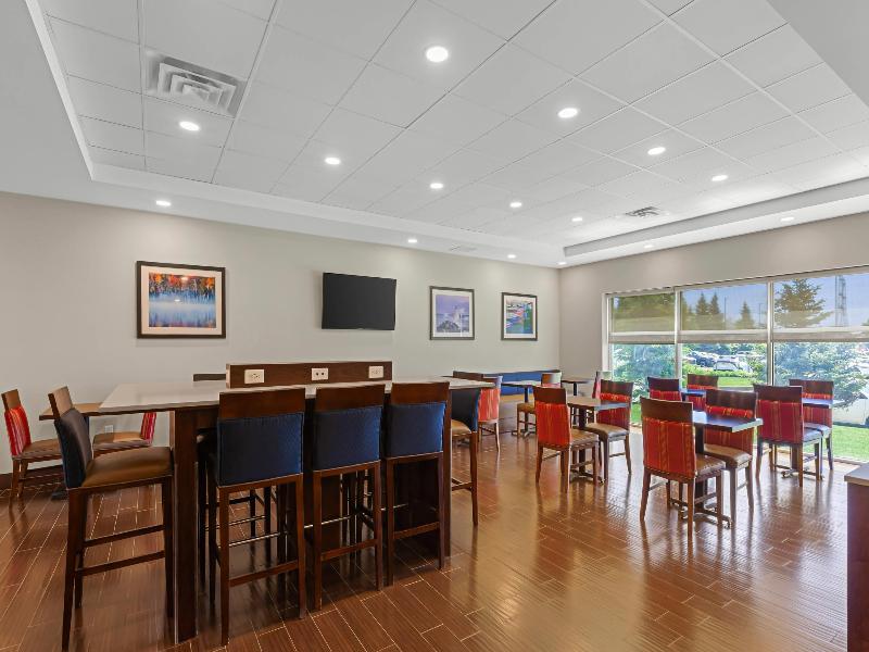 Comfort Inn & Suites Bowmanville image