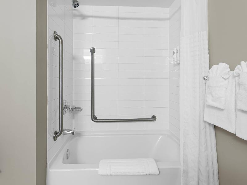 Comfort Inn & Suites Bowmanville image
