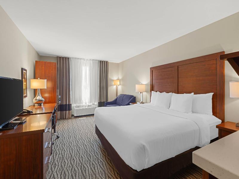 Comfort Inn & Suites Bowmanville image