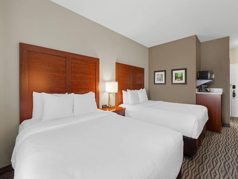 Comfort Inn & Suites Bowmanville image