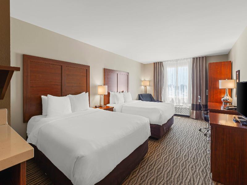 Comfort Inn & Suites Bowmanville image