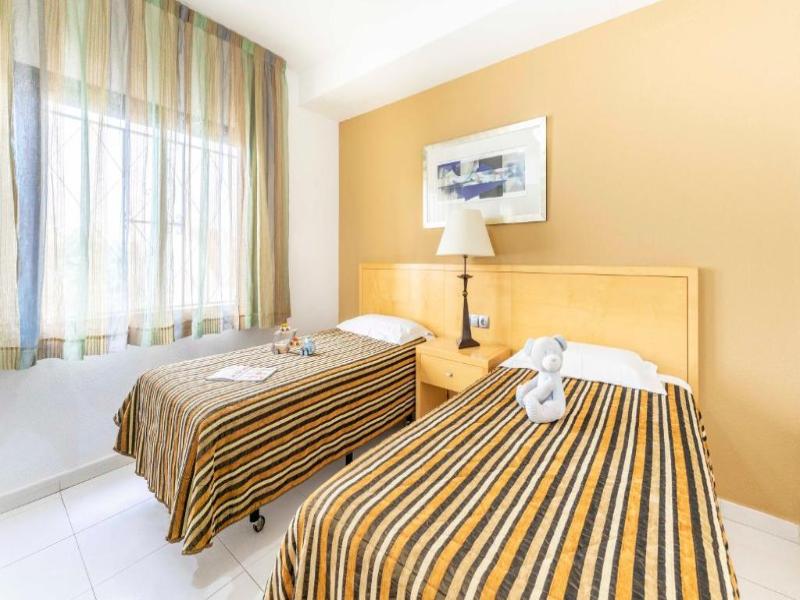 Ona Hollywood Mirage image