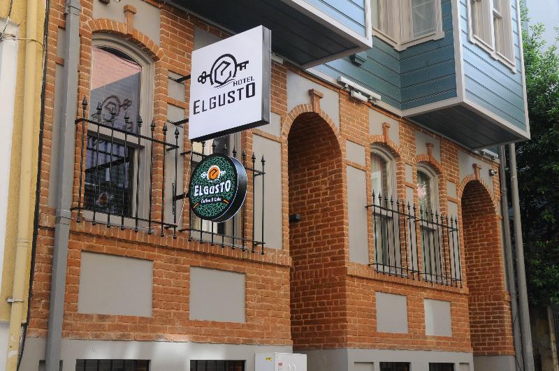 El Gusto Hotel — main photo