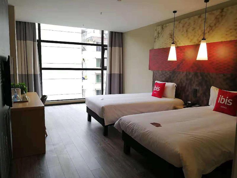 Ibis Guangyuan City Square Hotel image