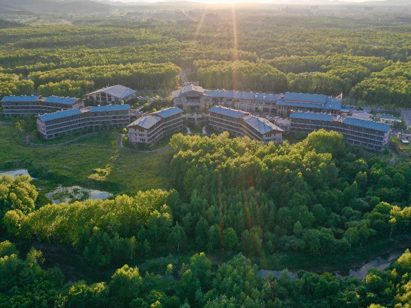 Pullman Changbaishan Resort image