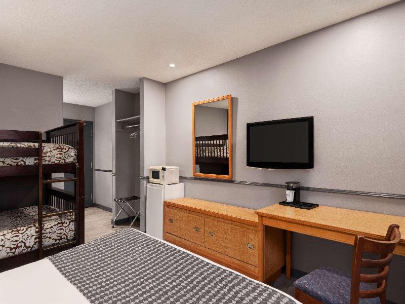Travelodge By Wyndham Brandon image
