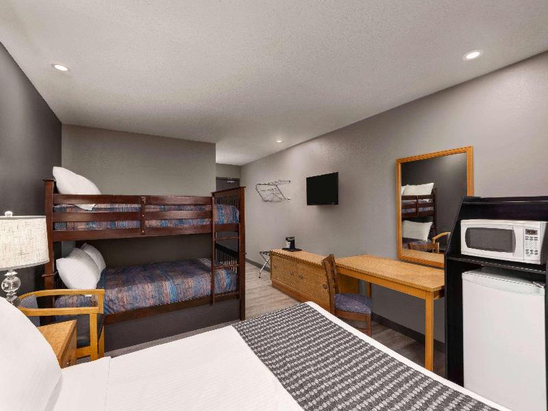 Travelodge By Wyndham Brandon image