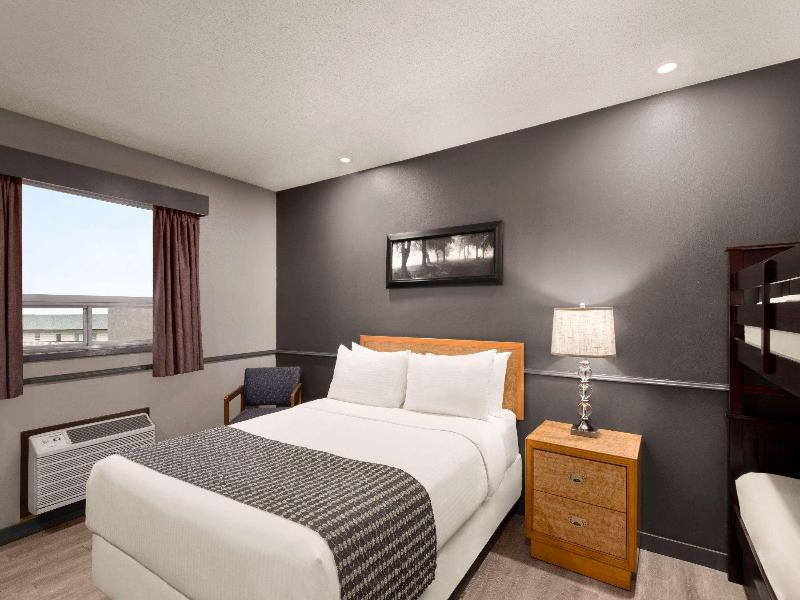 Travelodge By Wyndham Brandon image