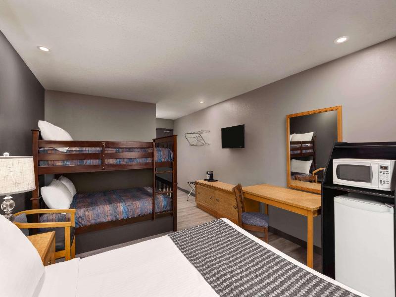 Travelodge By Wyndham Brandon image