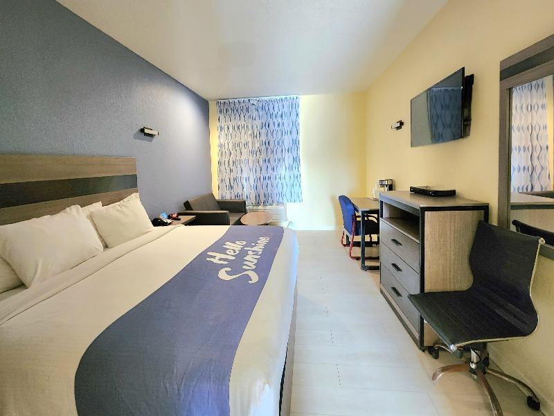 Days Inn By Wyndham Freeport image